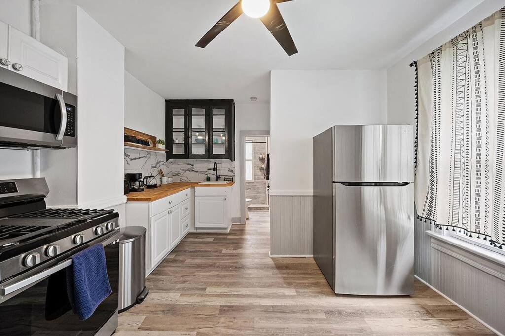 Center Of Little Italy #4 Apartamento Cleveland Exterior foto