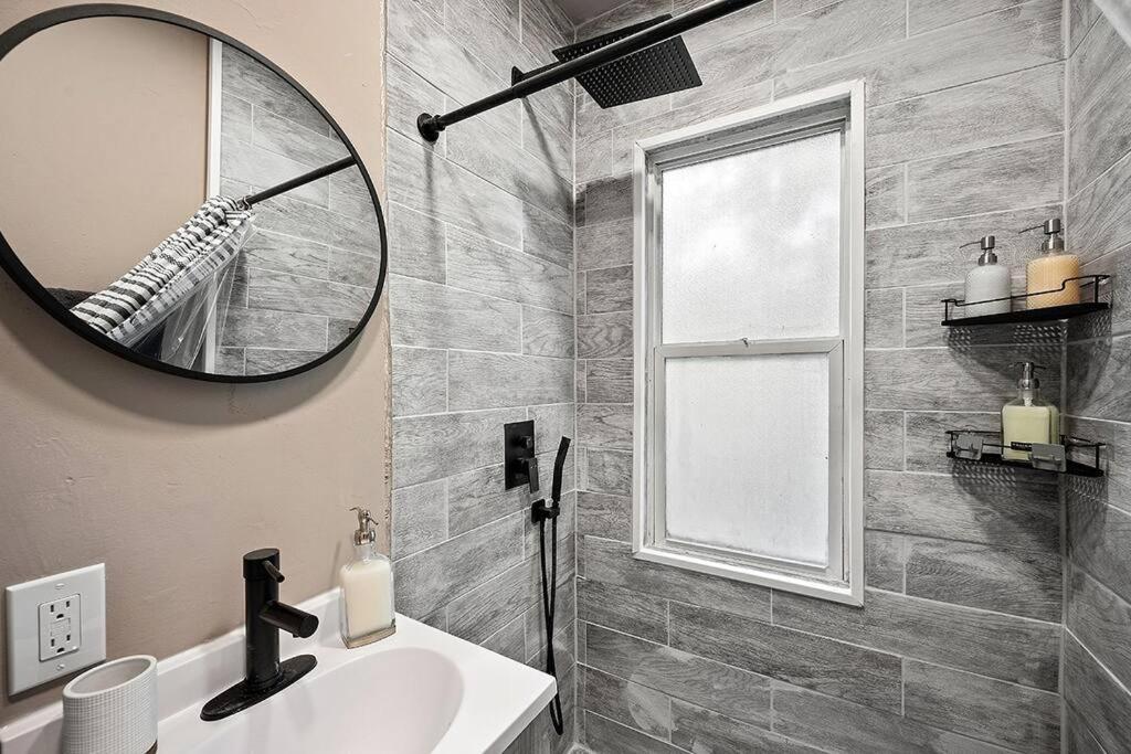 Center Of Little Italy #4 Apartamento Cleveland Exterior foto